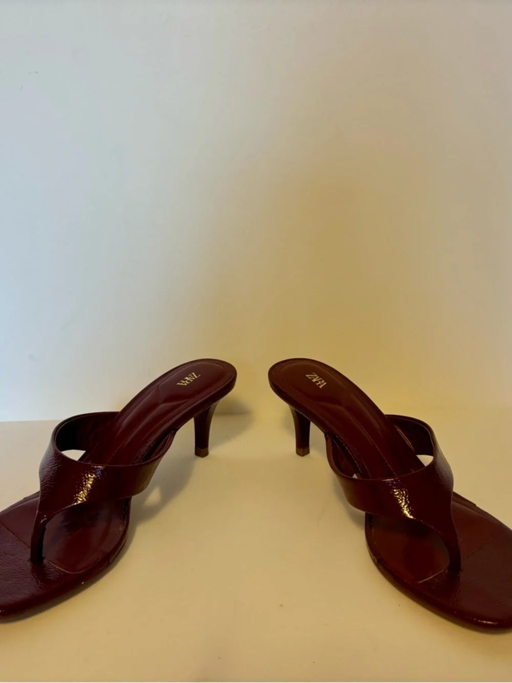 Zara Burgundy Patent Leather Thong Heeled Sandals - Picture 2 of 8